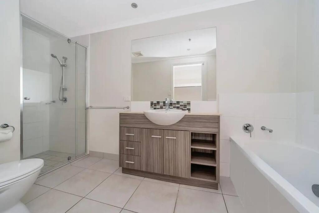 Townsville City Ocean View Apartment Exterior photo
